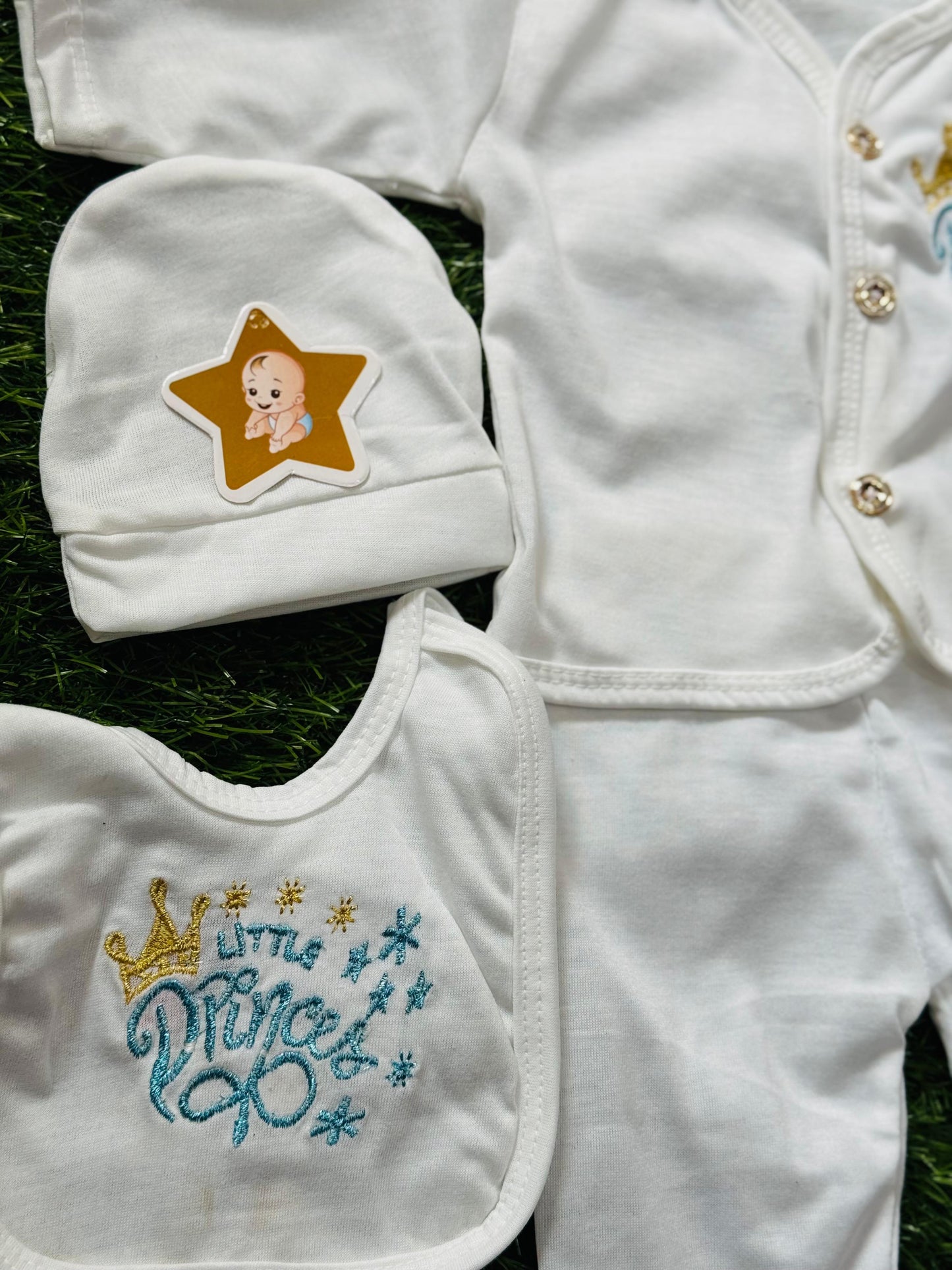 Trending newborn baby outfits